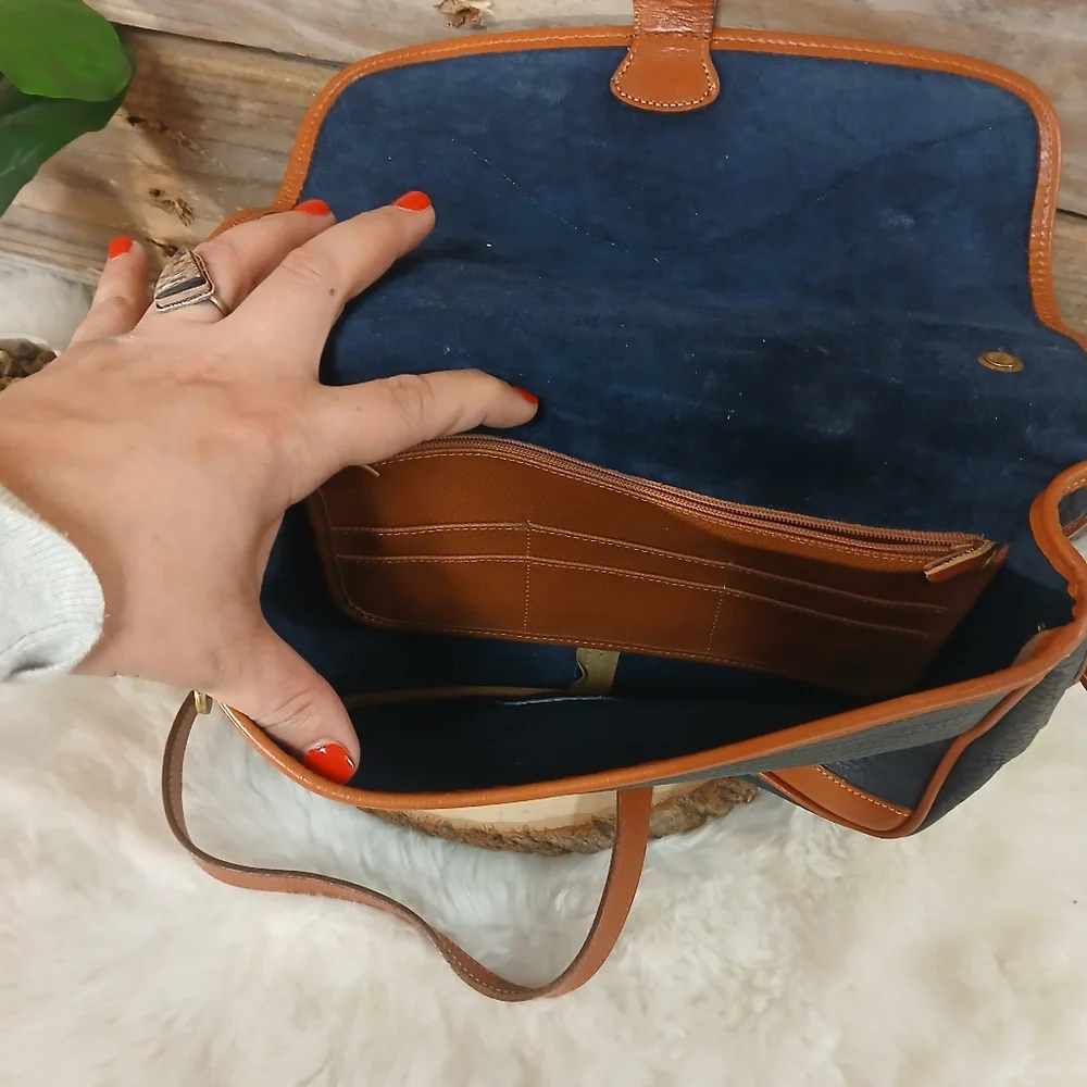 Vintage Dooney & Bourke Messenger Bag - Picture 9 of 10